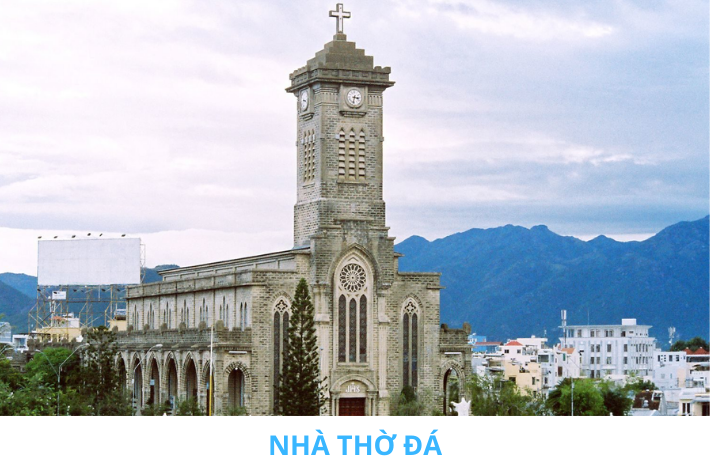 NHÀ THỜ ĐÁ
